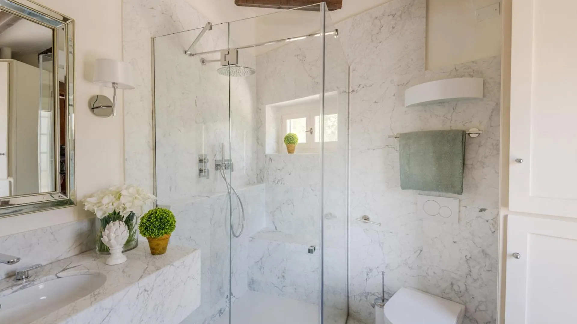 Villa Lontana Lucca 0*,