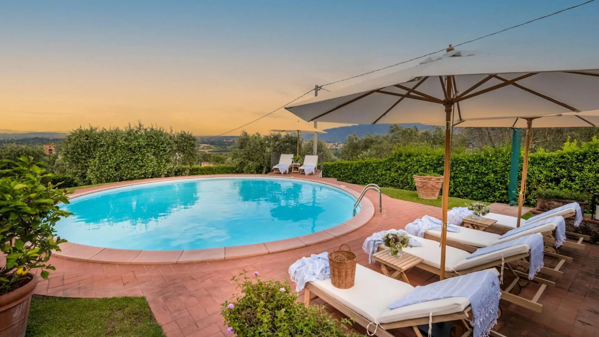 Villa Lontana Lucca Italy